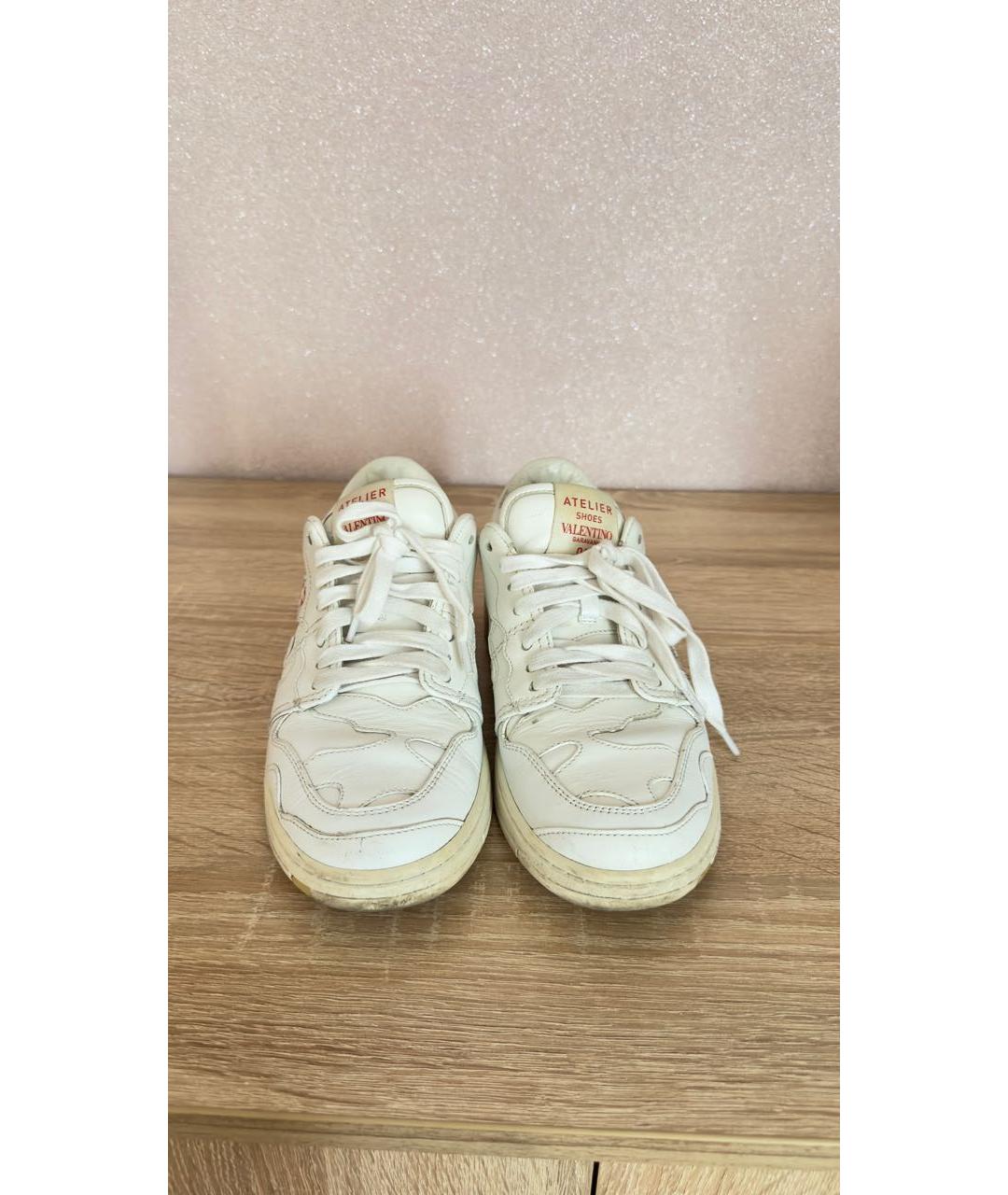 RED VALENTINO Белые кожаные кеды, фото 2