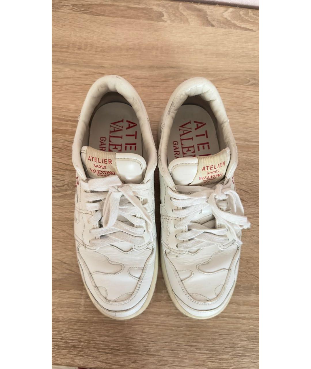 RED VALENTINO Белые кожаные кеды, фото 3