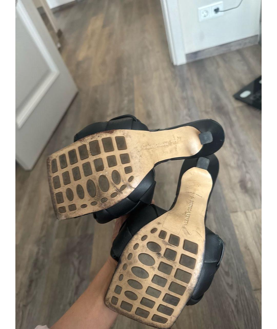 BOTTEGA VENETA Черные кожаные мюли, фото 7