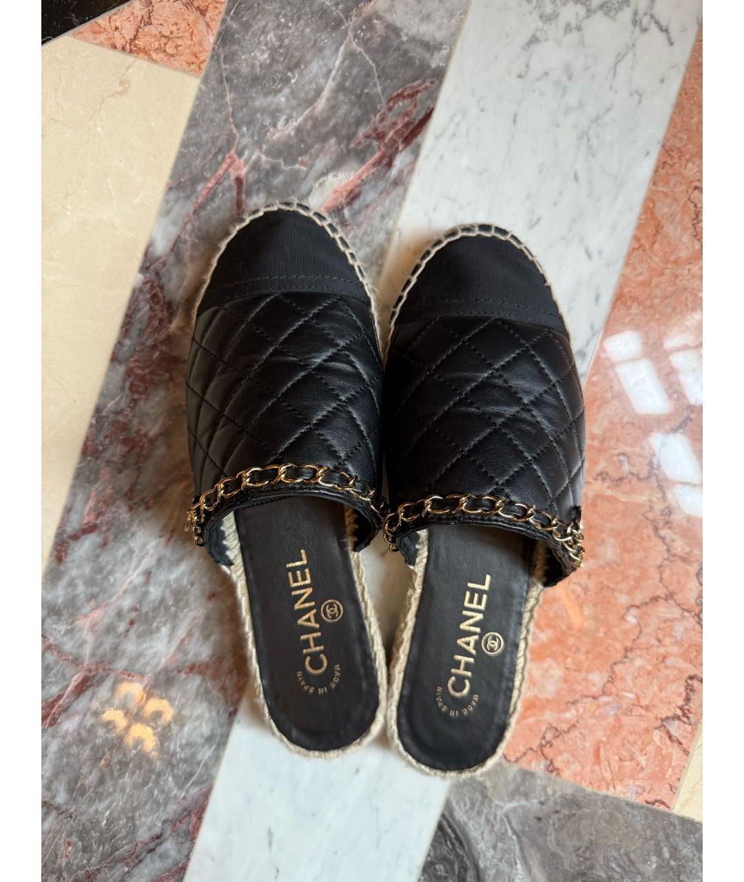 CHANEL Черные кожаные мюли, фото 3