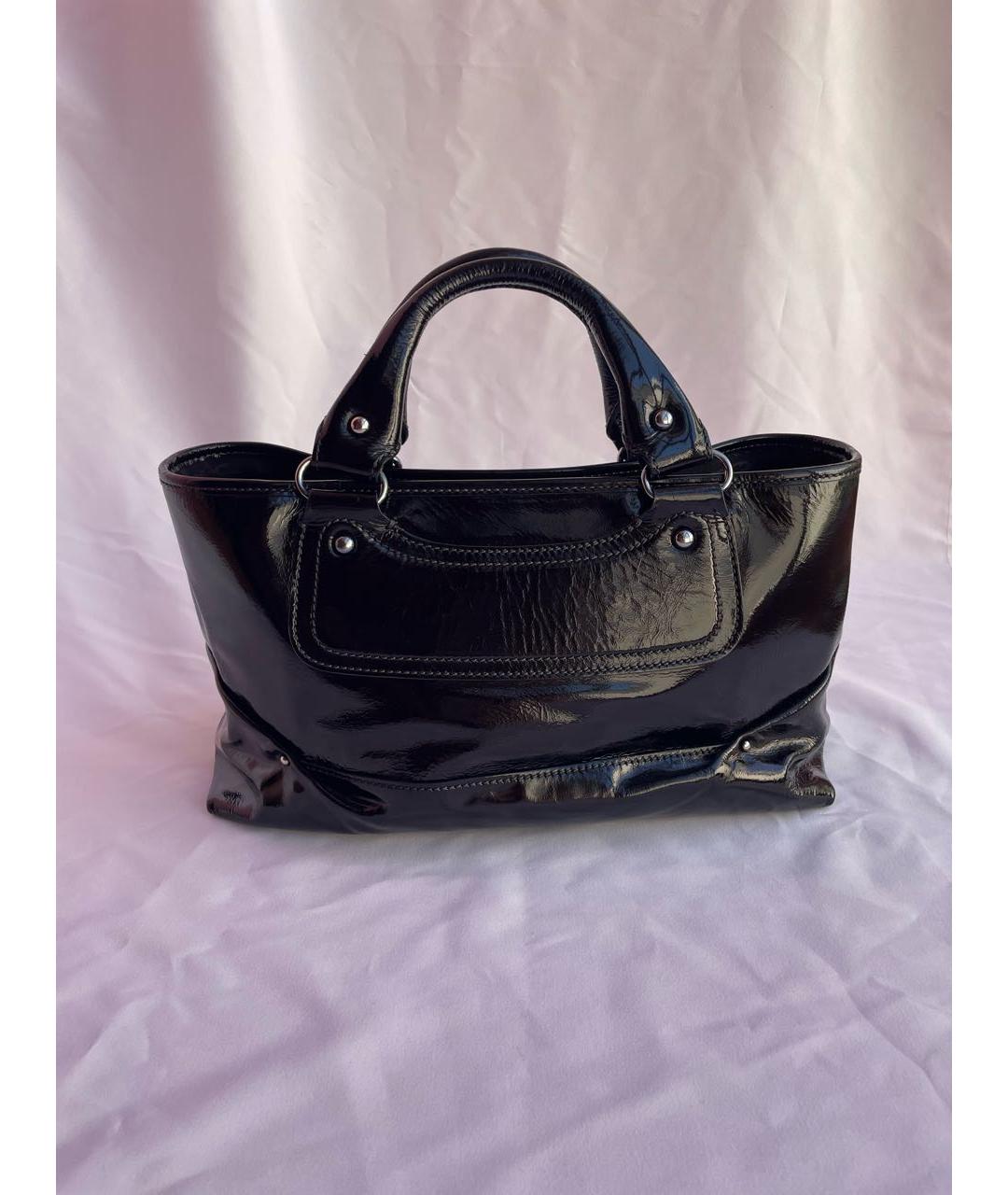 CELINE Черная сумка с короткими ручками из лакированной кожи, фото 2