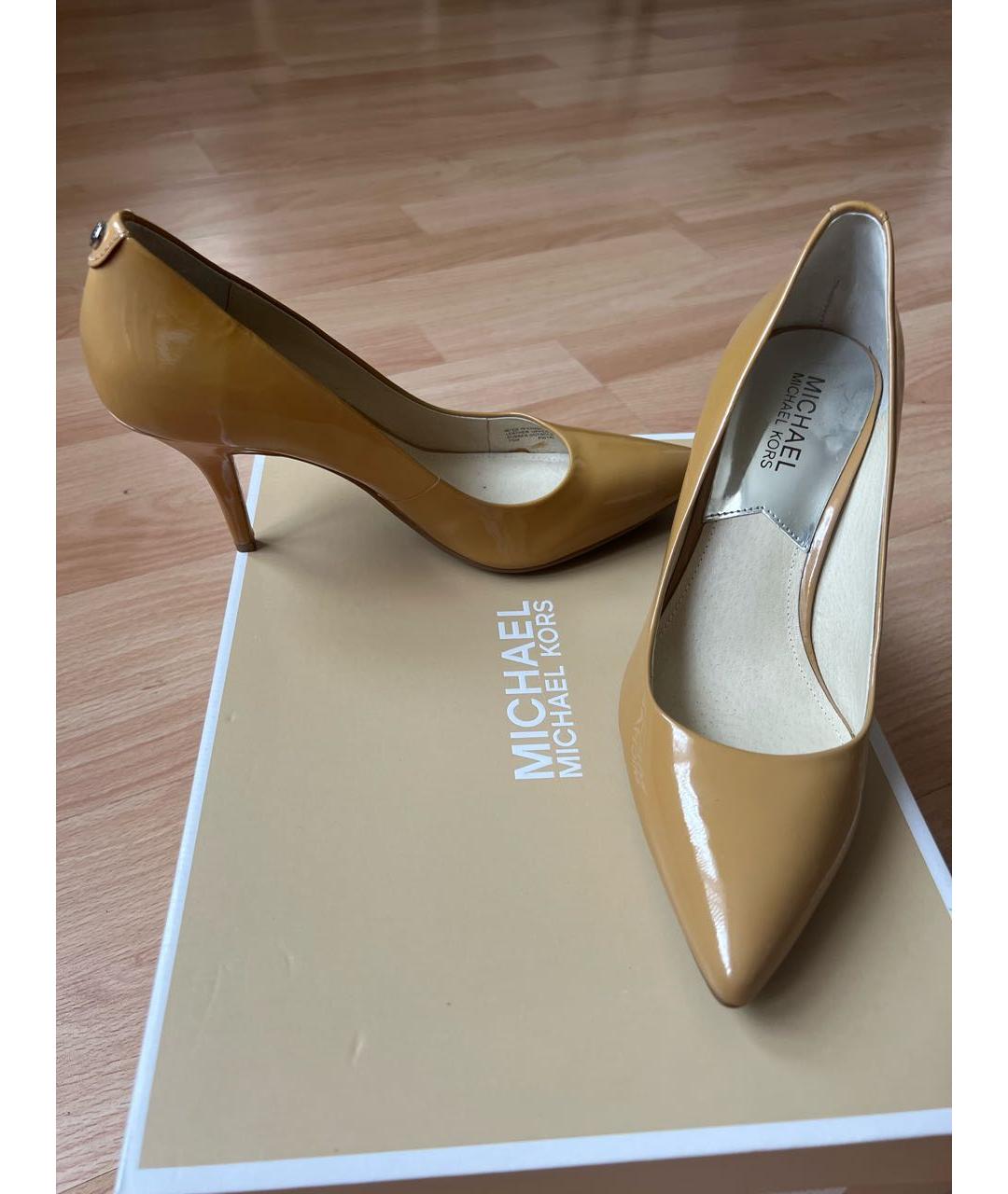 MICHAEL KORS Горчичные кожаные туфли, фото 6