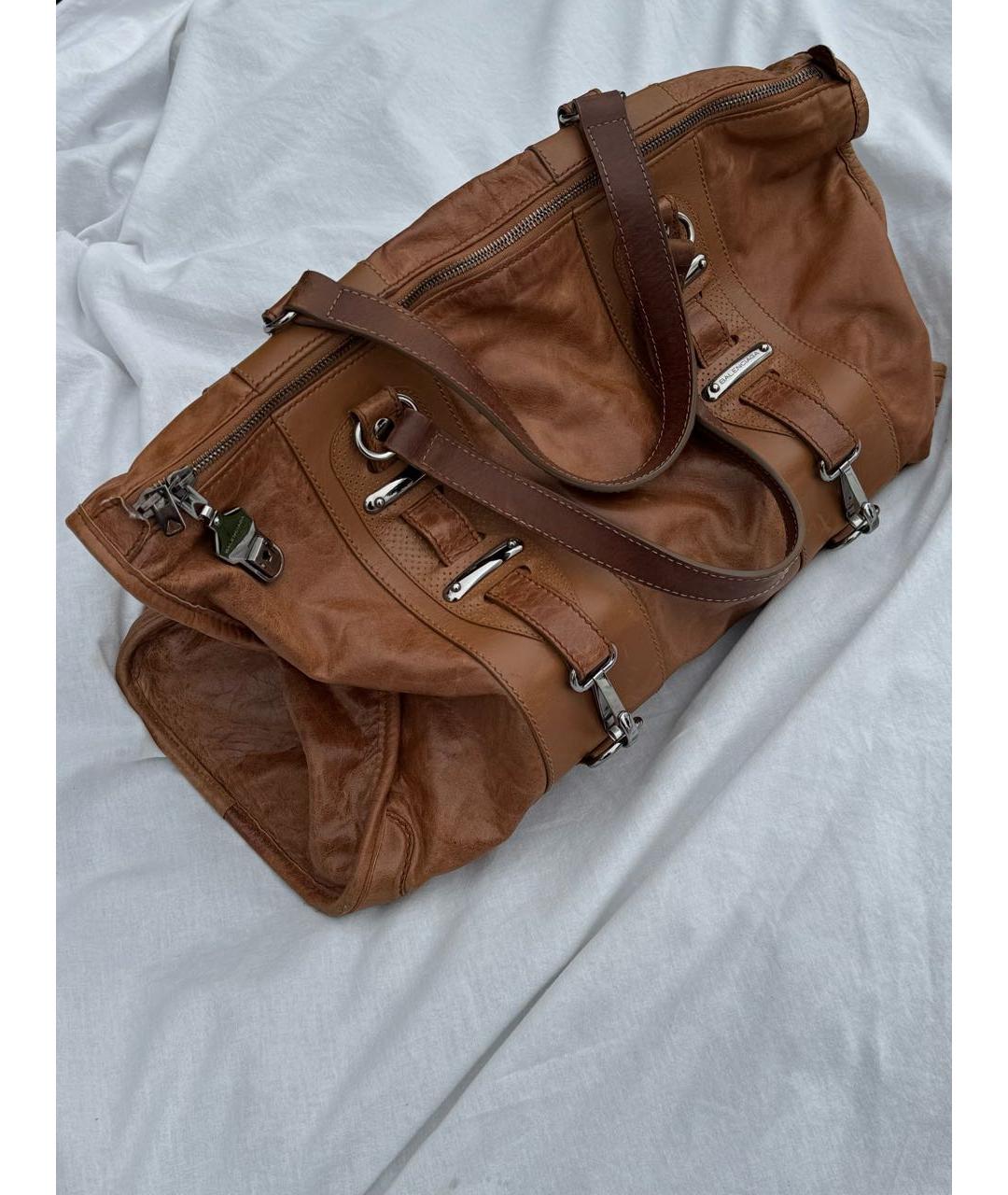 BALENCIAGA Коричневая кожаная сумка с короткими ручками, фото 2
