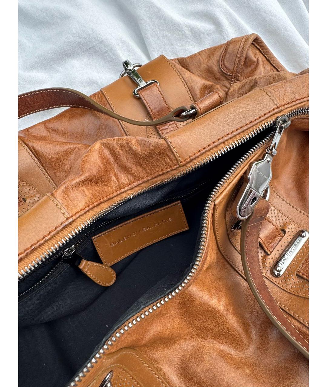 BALENCIAGA Коричневая кожаная сумка с короткими ручками, фото 4