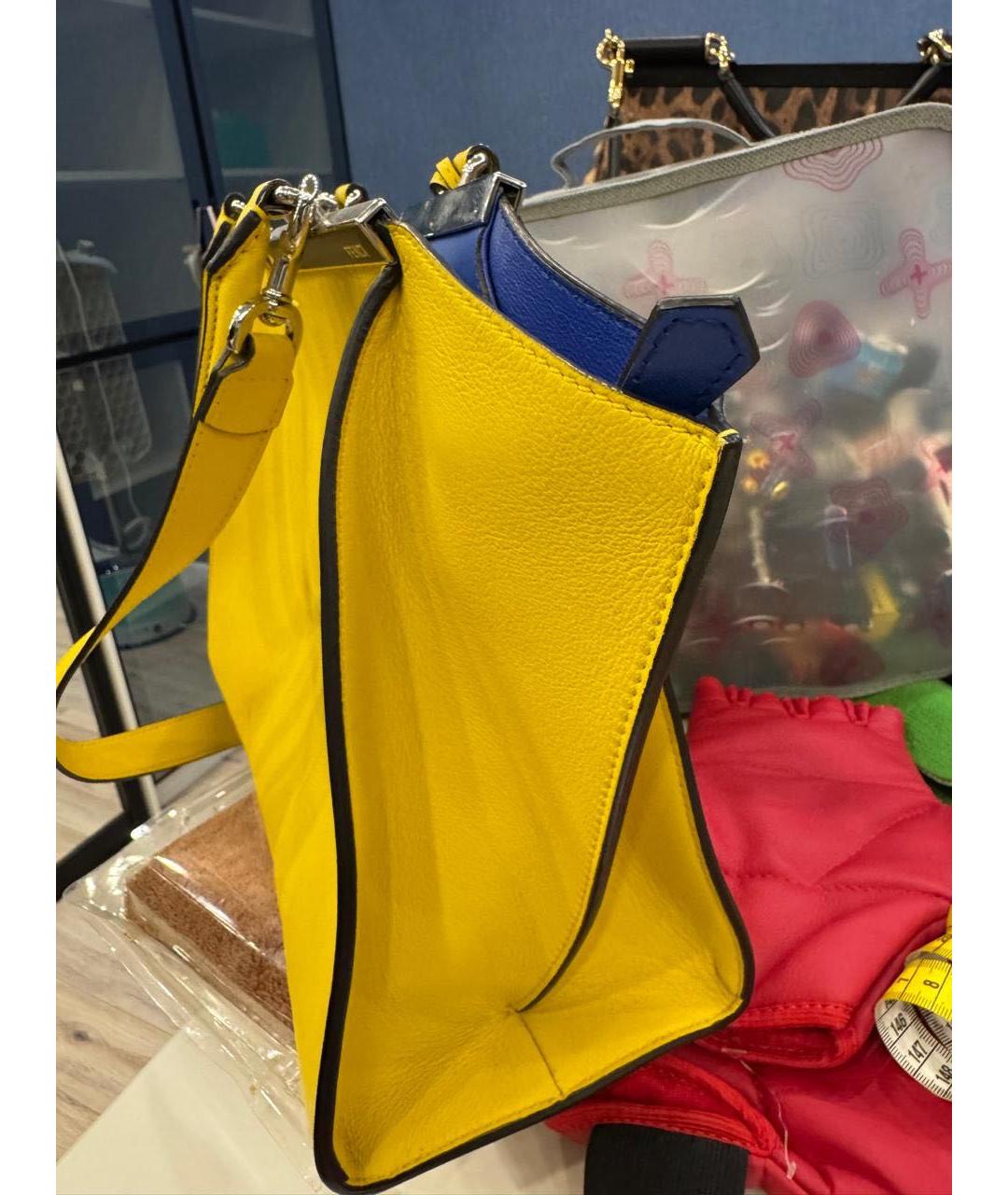 FENDI Желтая кожаная сумка с короткими ручками, фото 2