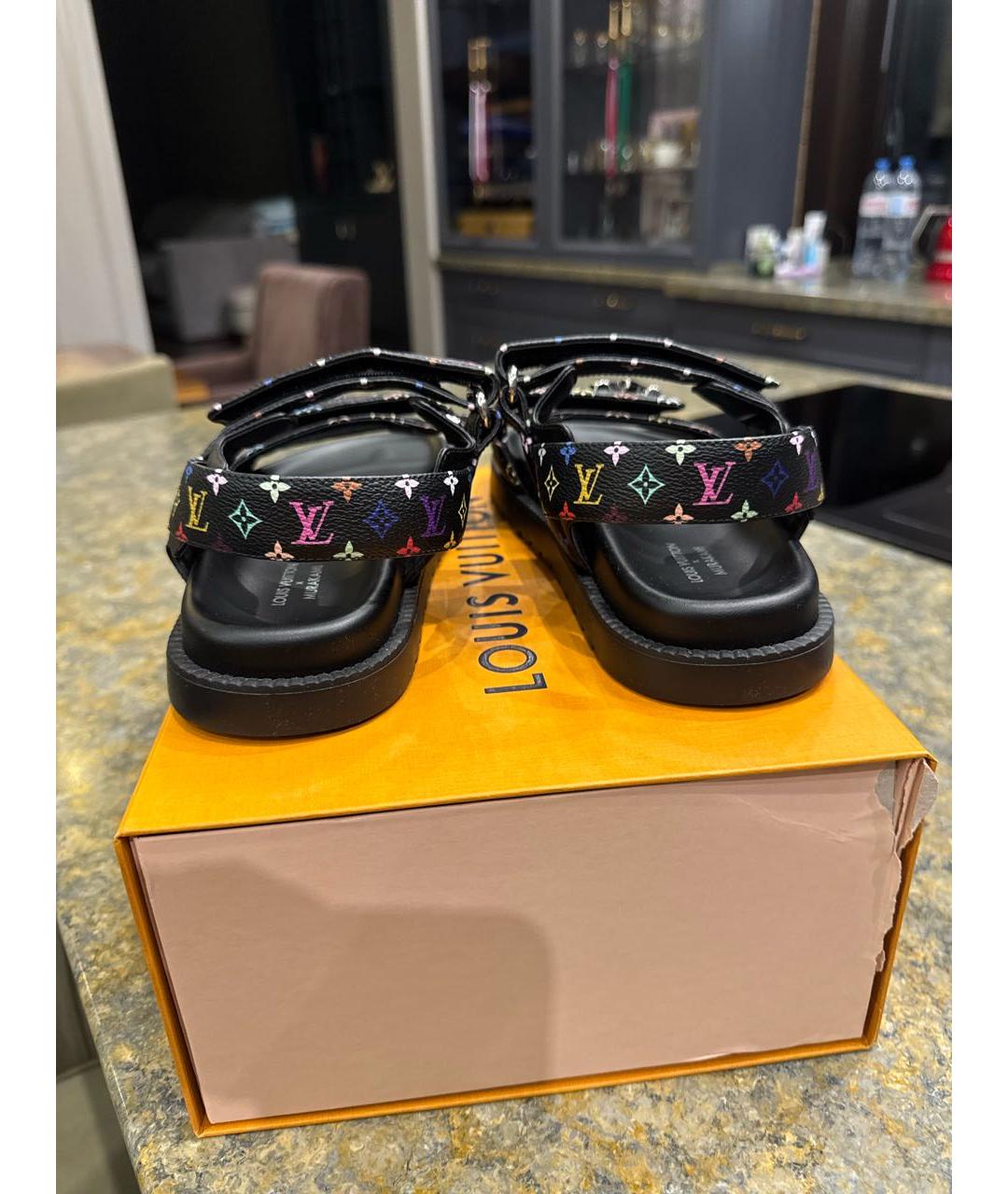 LOUIS VUITTON Черные кожаные сандалии, фото 4