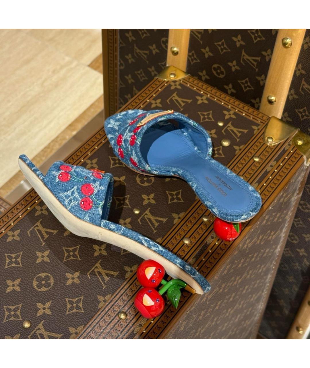 LOUIS VUITTON Мульти мюли, фото 6