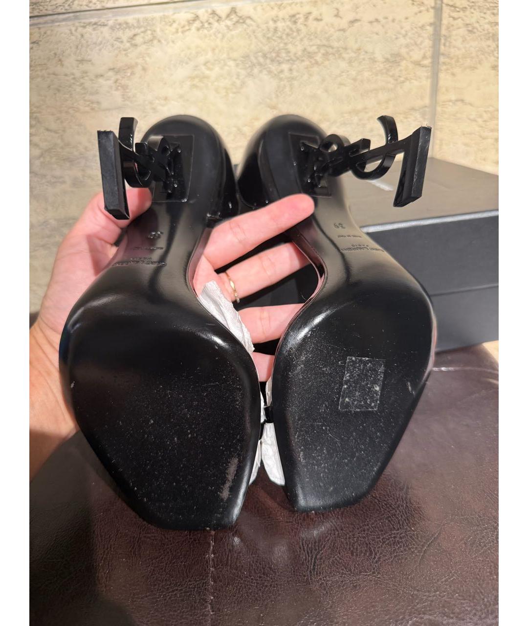 SAINT LAURENT Черные босоножки из лакированной кожи, фото 3