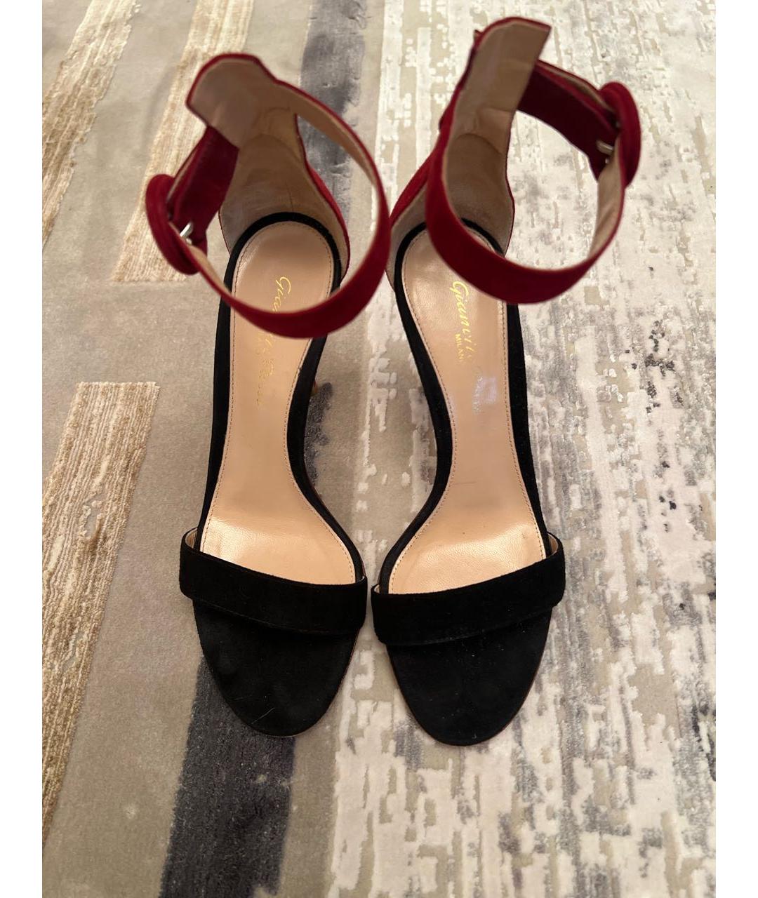 GIANVITO ROSSI Бордовые замшевые босоножки, фото 3