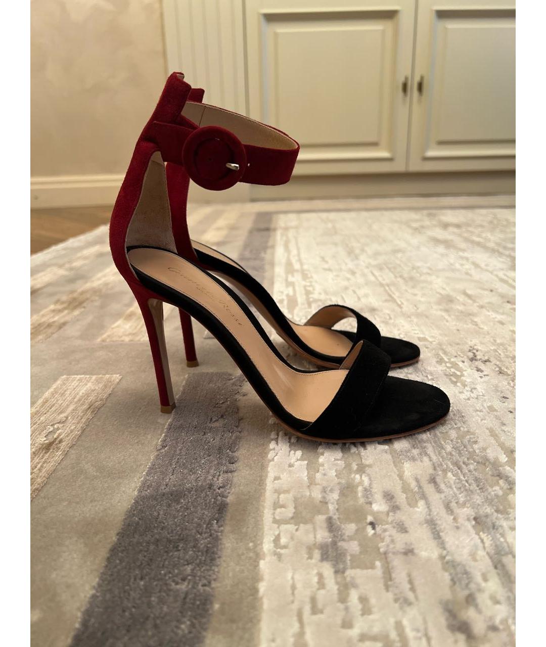 GIANVITO ROSSI Бордовые замшевые босоножки, фото 5