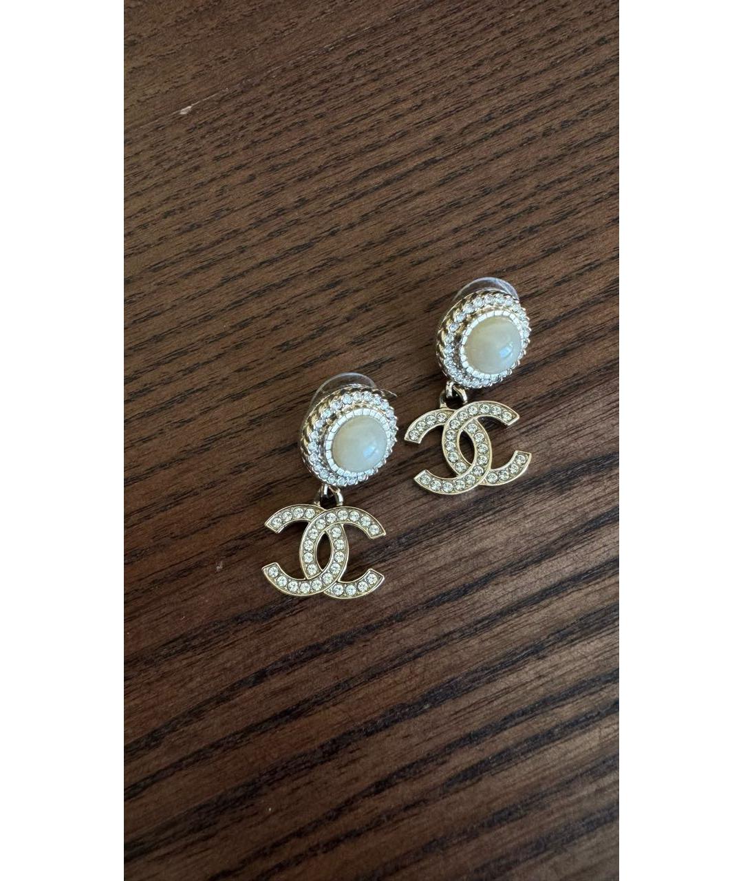 CHANEL Золотые металлические серьги, фото 3