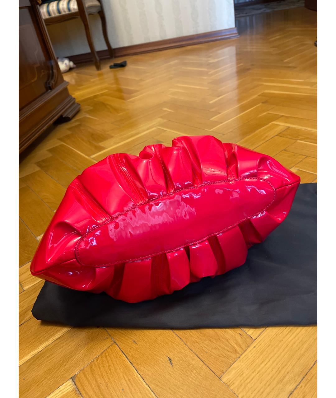 ALEXANDER MCQUEEN Розовая сумка с короткими ручками из лакированной кожи, фото 5