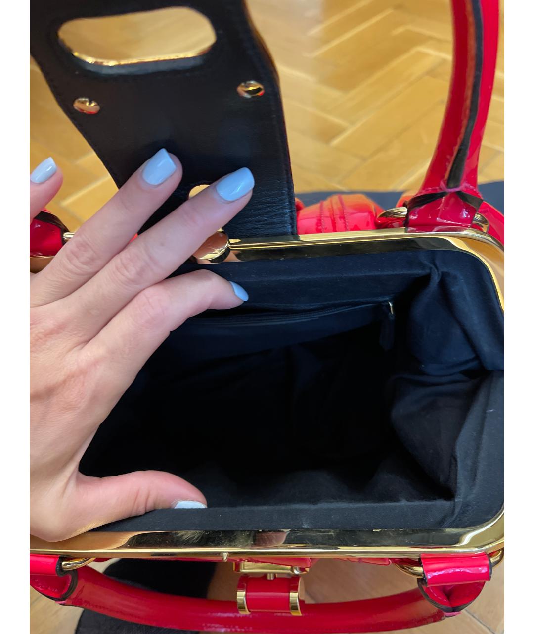 ALEXANDER MCQUEEN Розовая сумка с короткими ручками из лакированной кожи, фото 4