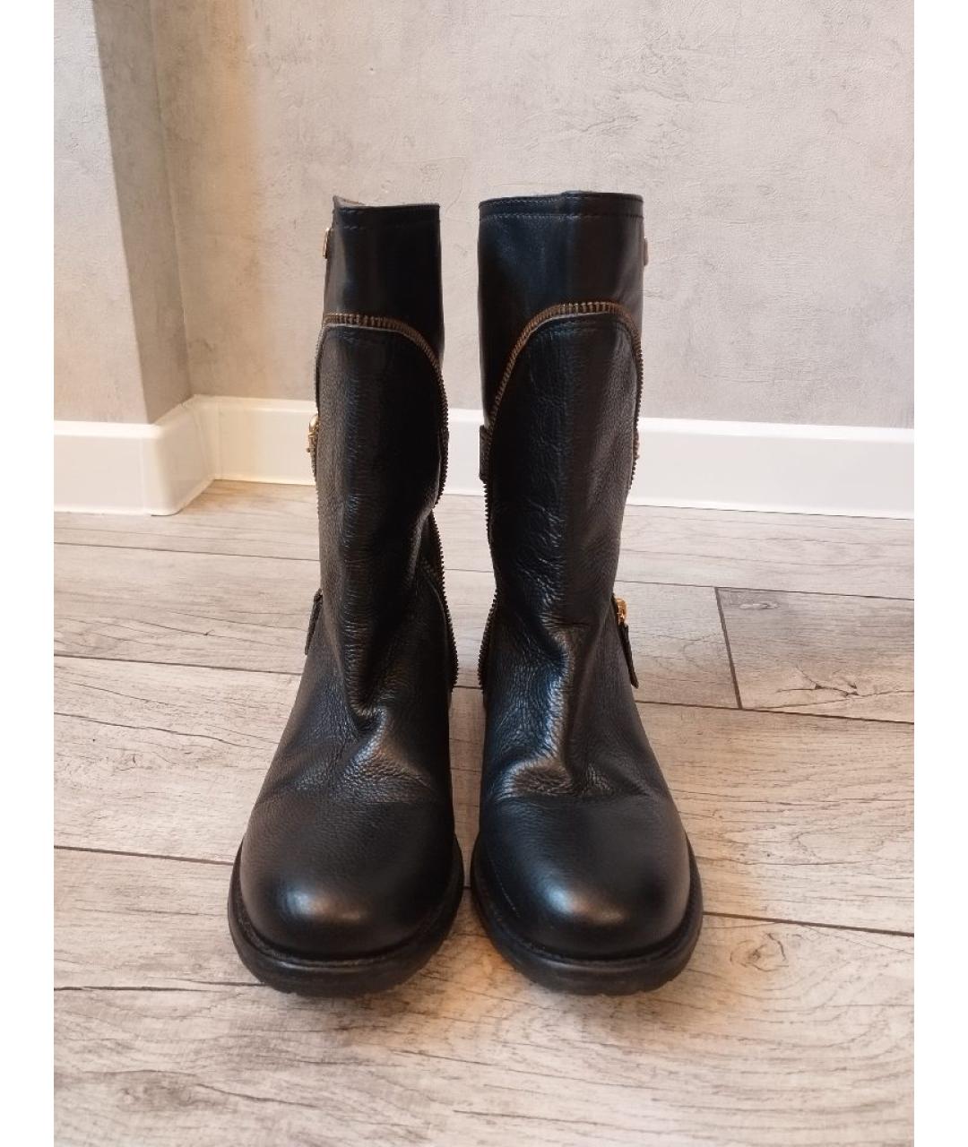 BOUTIQUE MOSCHINO Черные полусапоги из лакированной кожи, фото 2