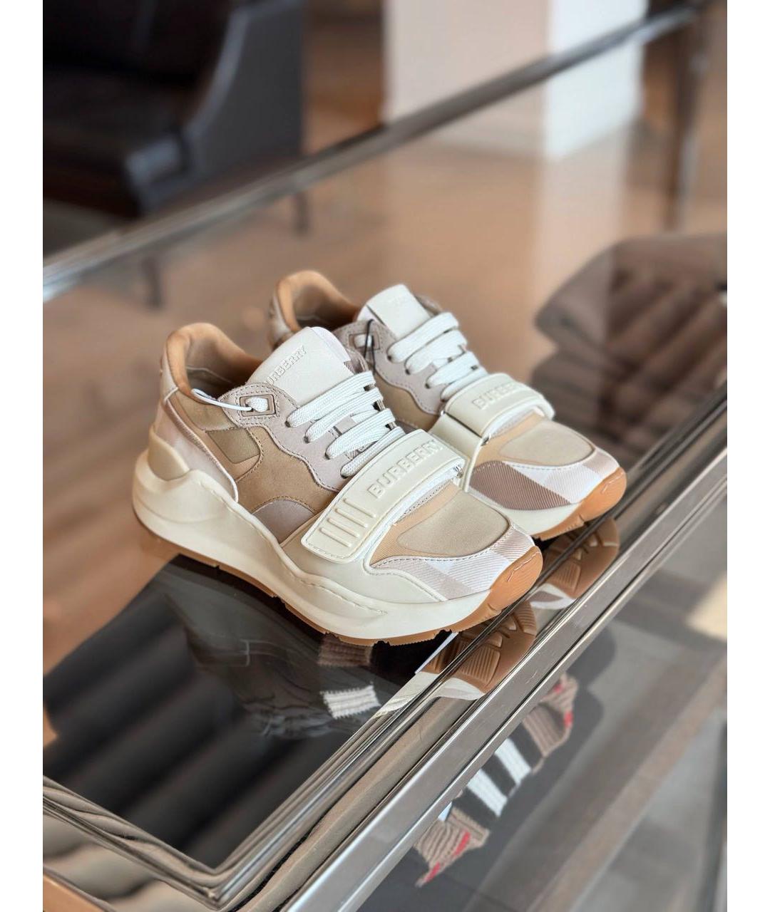 BURBERRY Бежевые кожаные кроссовки, фото 2