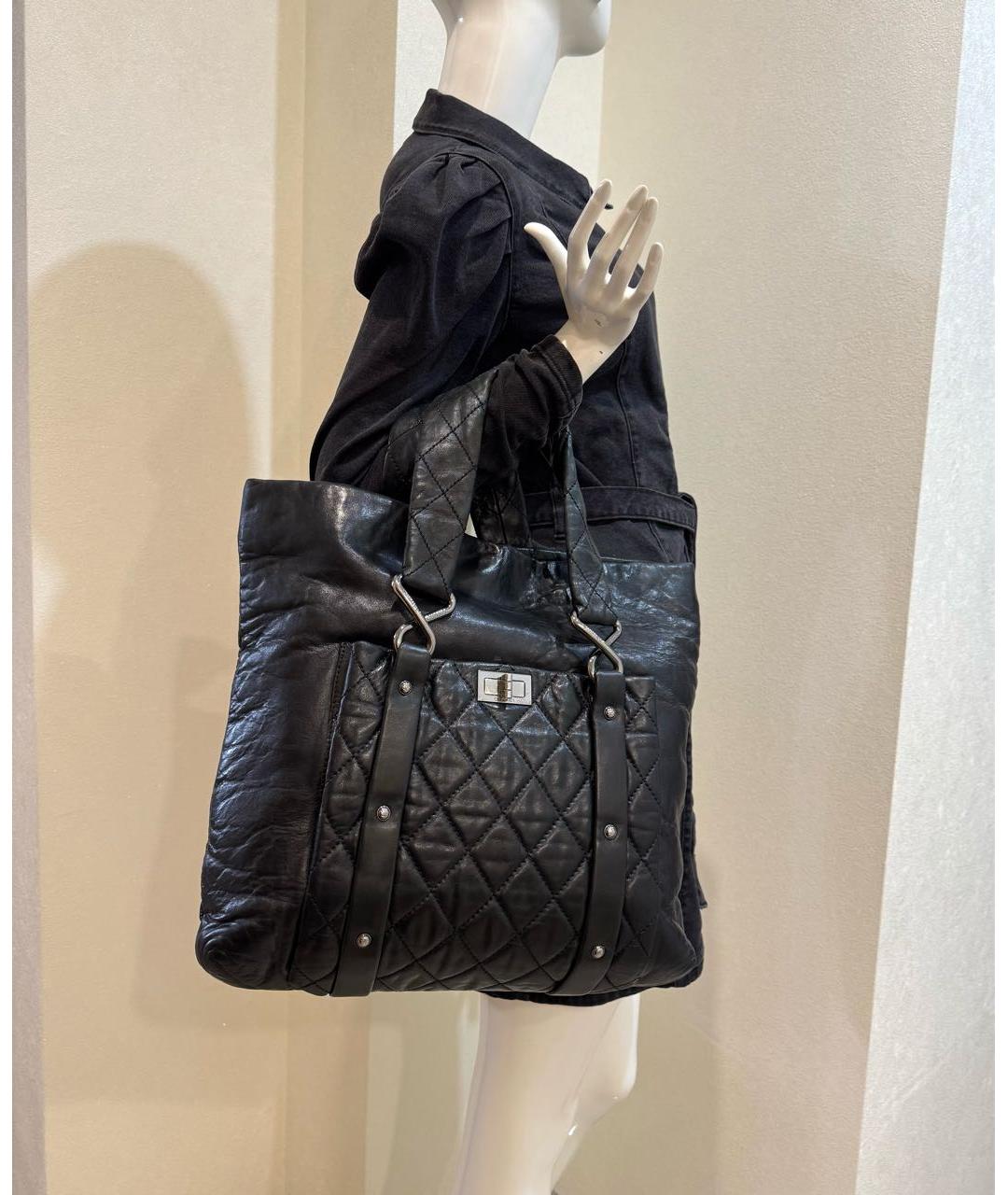 CHANEL Черная кожаная сумка тоут, фото 5