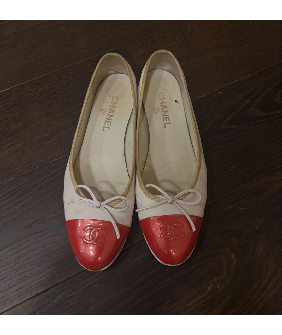 CHANEL Белые кожаные балетки, фото 2