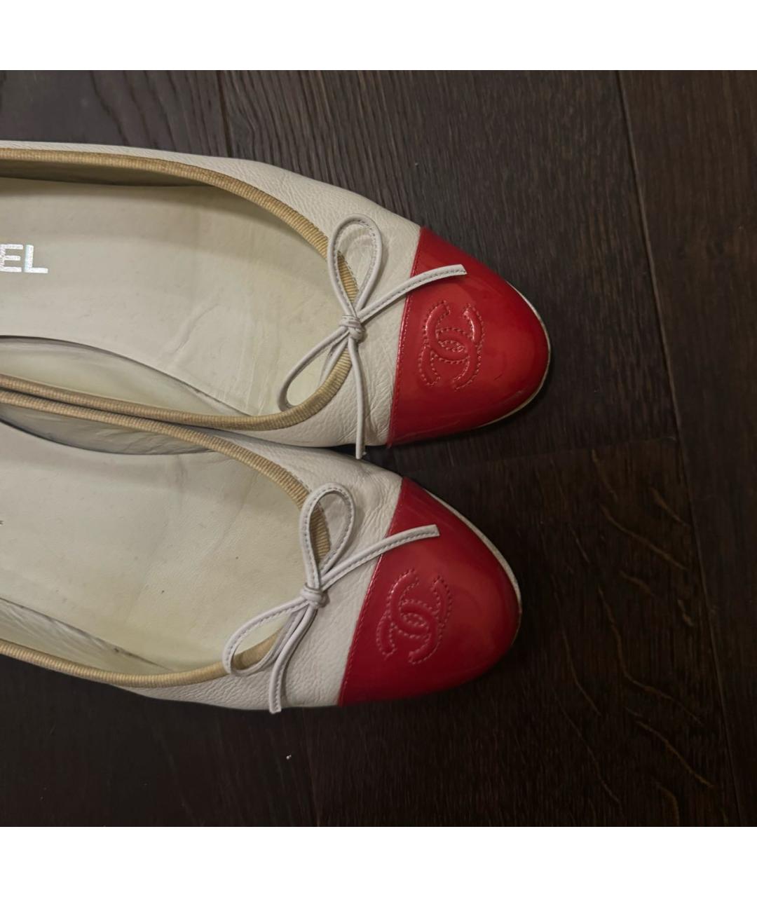 CHANEL Белые кожаные балетки, фото 3
