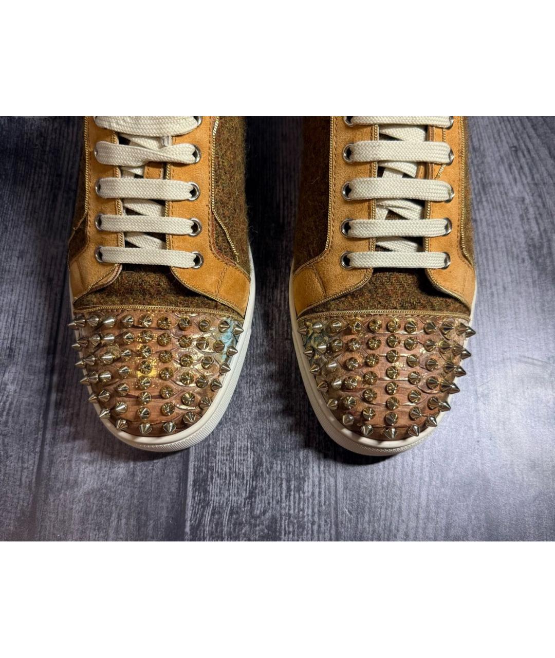 CHRISTIAN LOUBOUTIN Золотые низкие кроссовки / кеды, фото 3