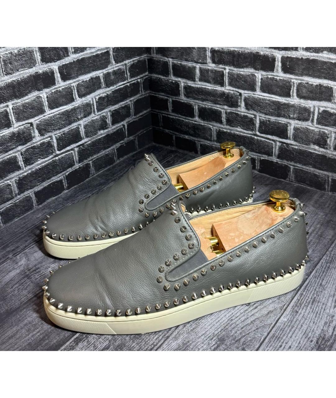 CHRISTIAN LOUBOUTIN Серые лоферы, фото 2