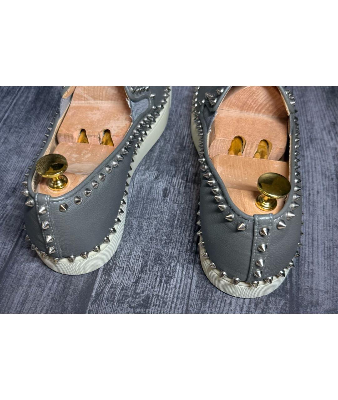 CHRISTIAN LOUBOUTIN Серые лоферы, фото 4