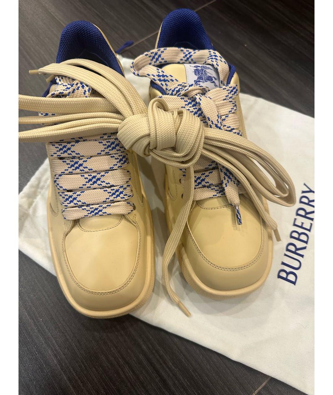 BURBERRY Бежевые кожаные кроссовки, фото 5