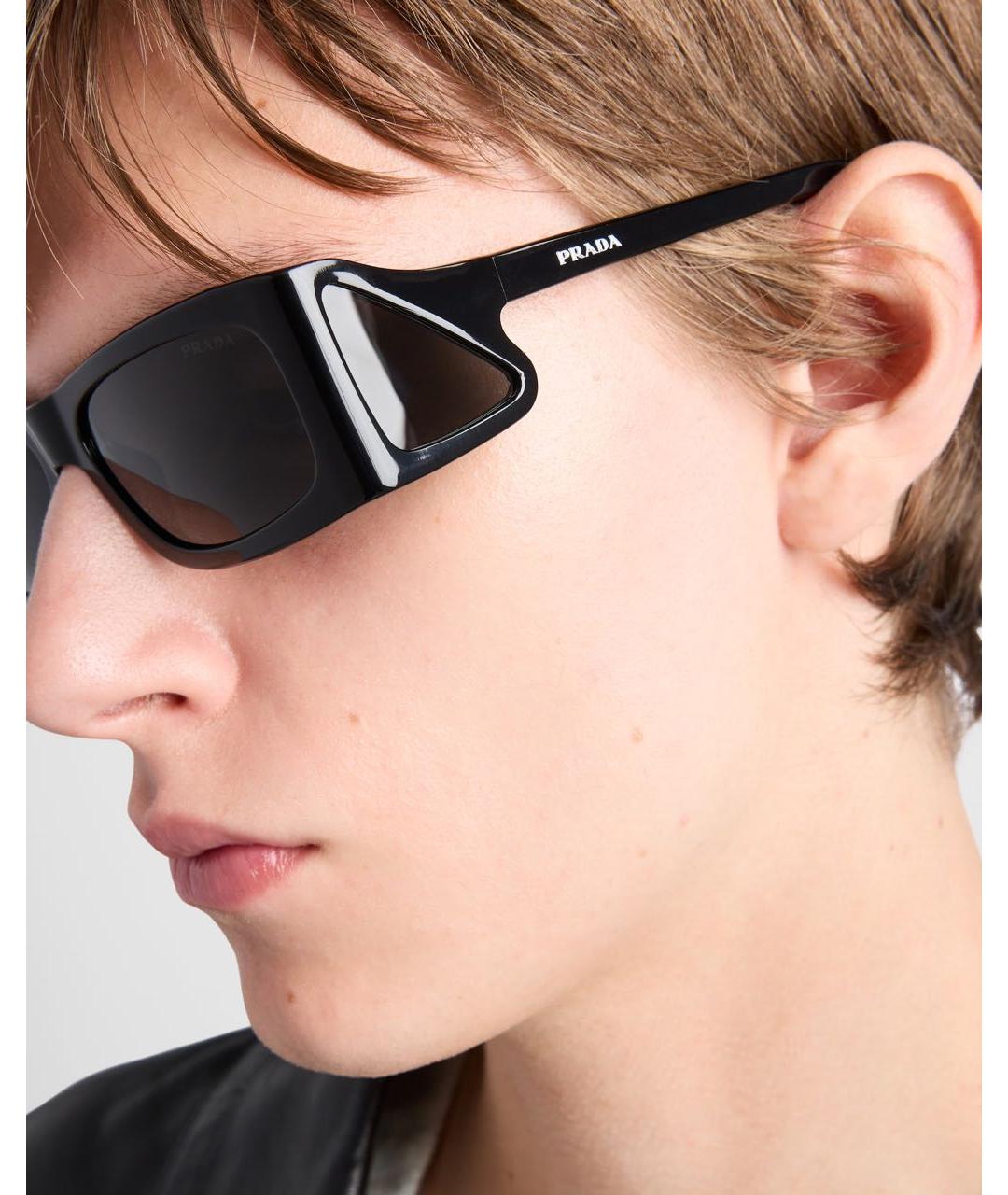 PRADA Черные пластиковые солнцезащитные очки, фото 2