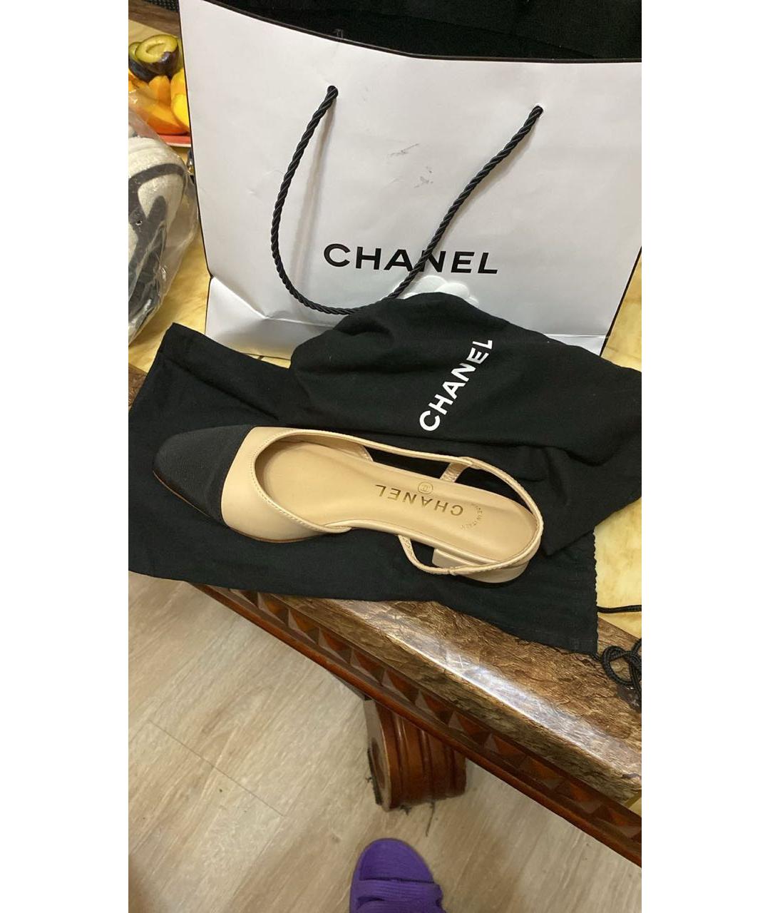 CHANEL Бежевые кожаные балетки, фото 2