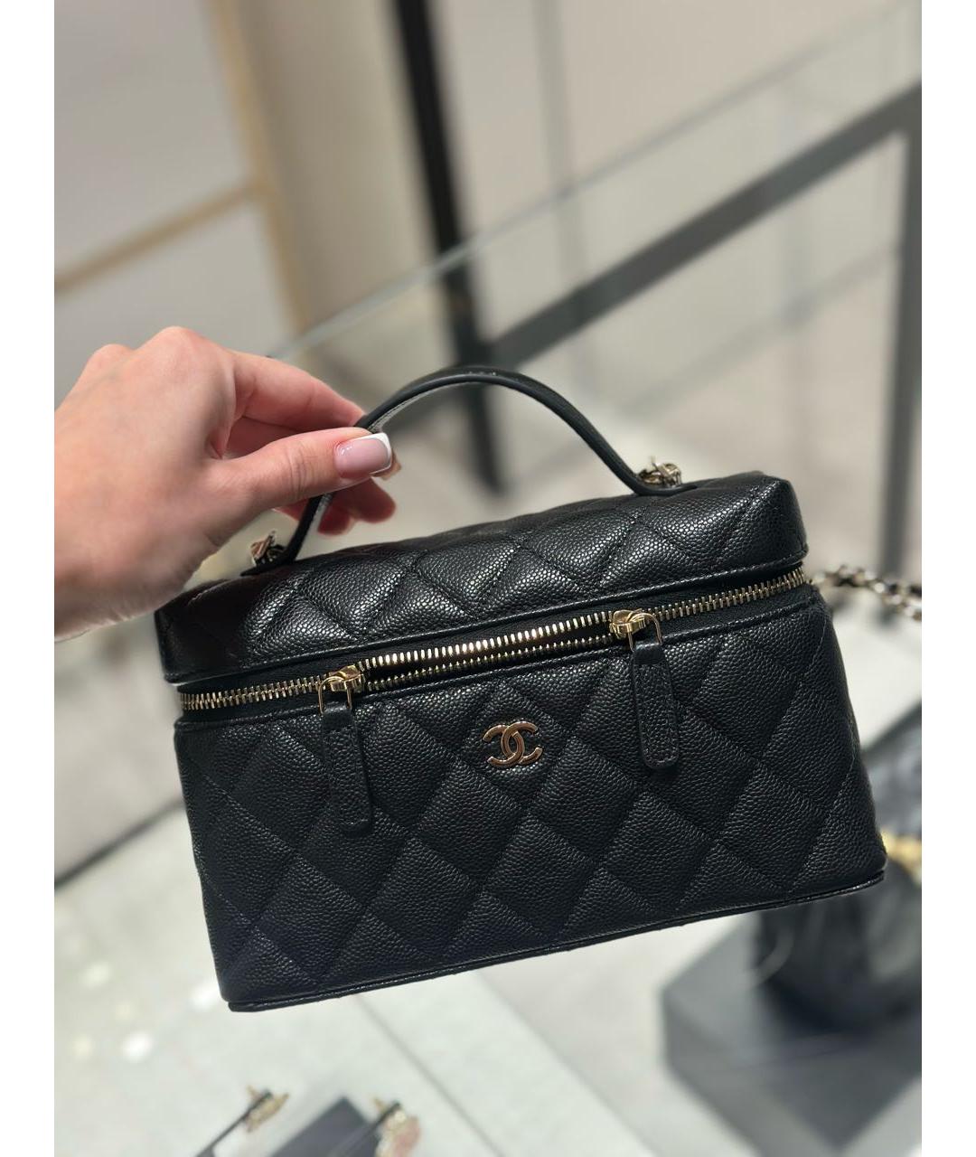CHANEL Черная кожаная сумка с короткими ручками, фото 2
