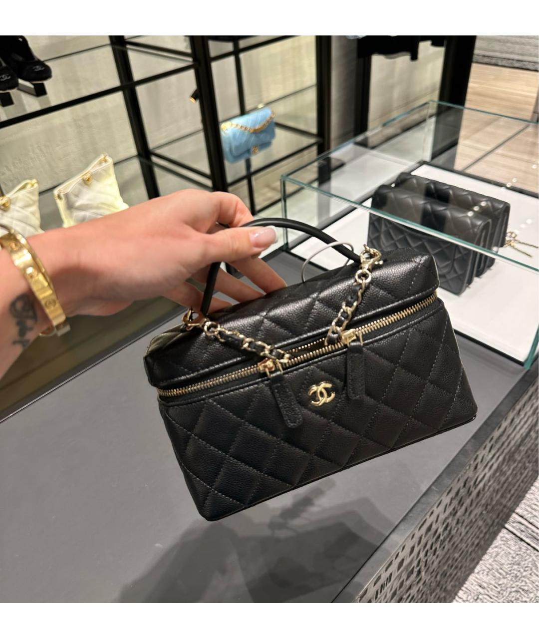 CHANEL Черная кожаная сумка с короткими ручками, фото 5