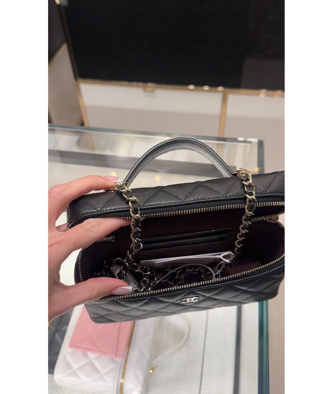 CHANEL Черная кожаная сумка с короткими ручками, фото 4