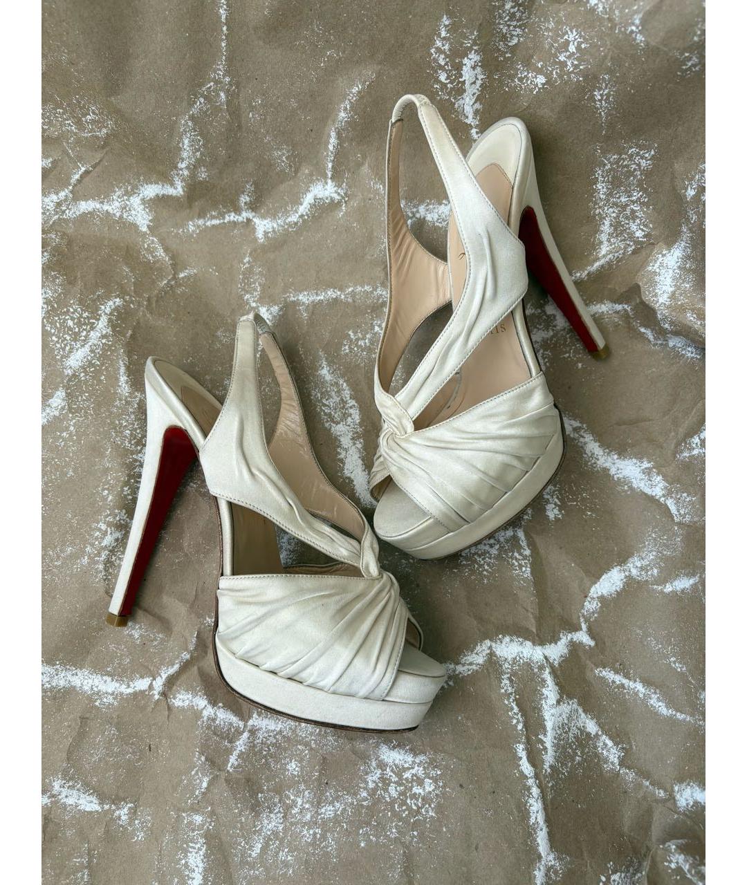 CHRISTIAN LOUBOUTIN Бежевые текстильные босоножки, фото 4
