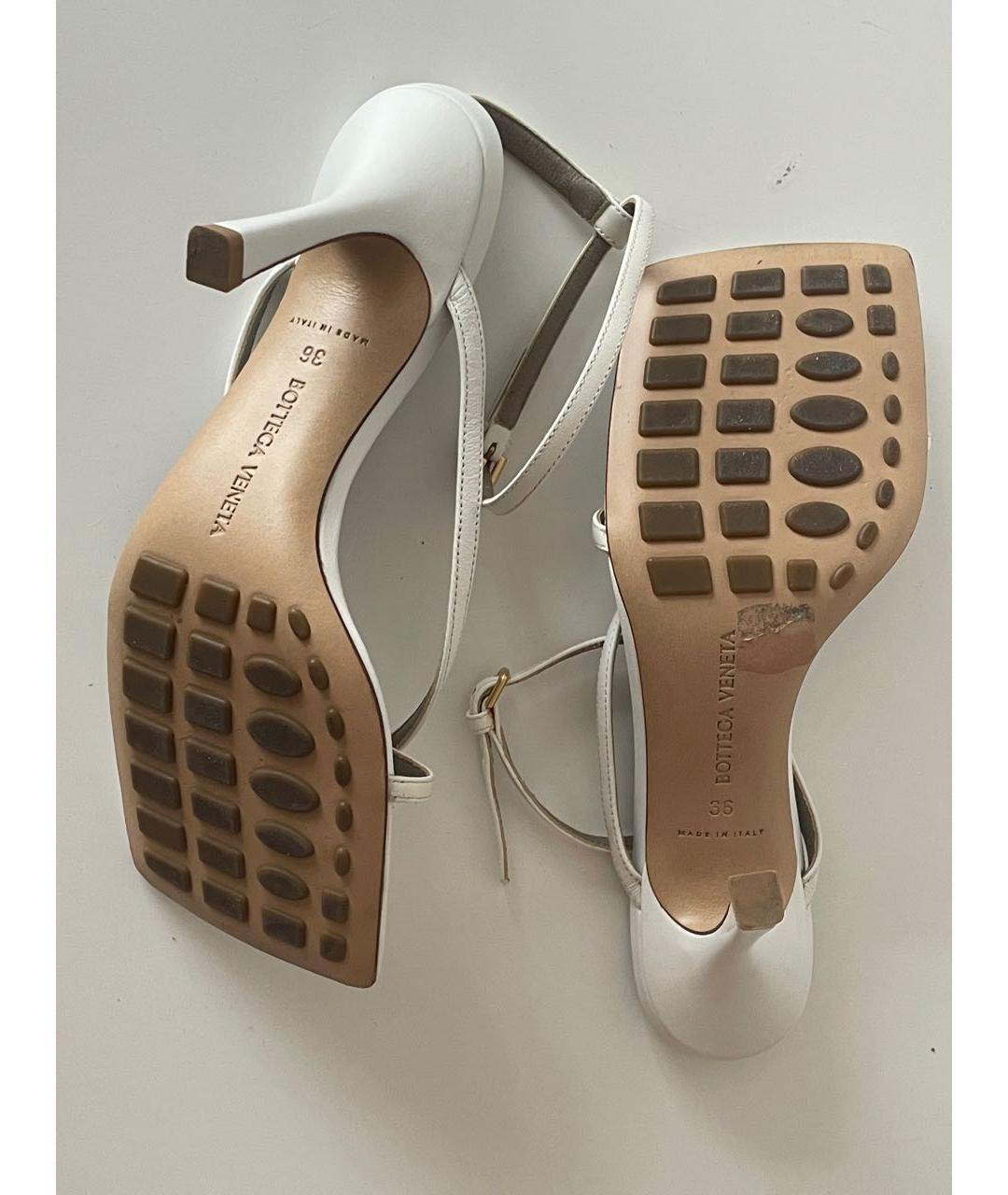 BOTTEGA VENETA Белые кожаные босоножки, фото 4