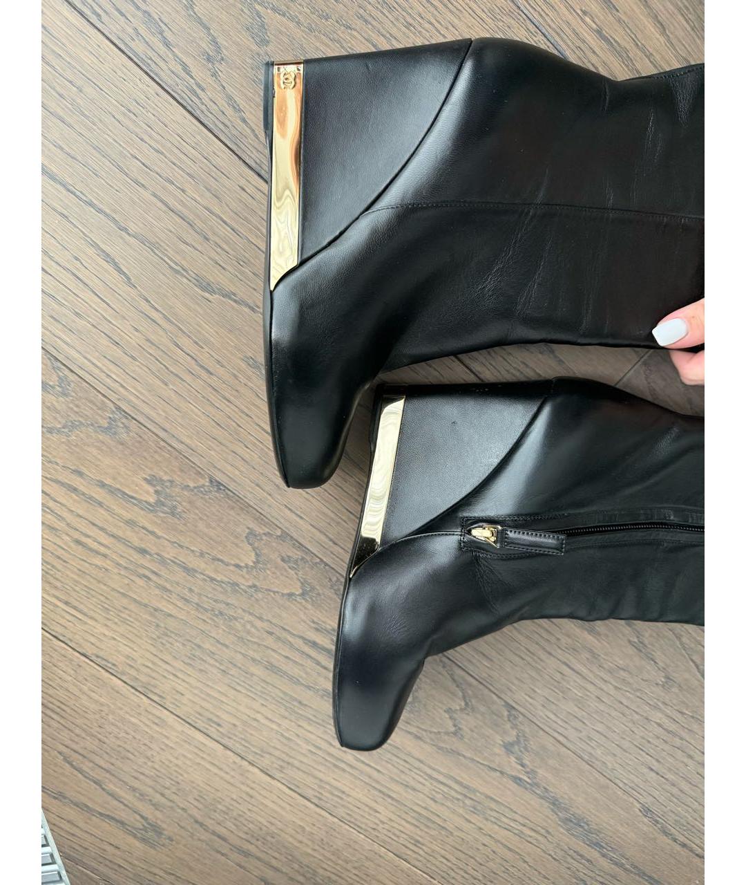 CHANEL Черные кожаные сапоги, фото 5