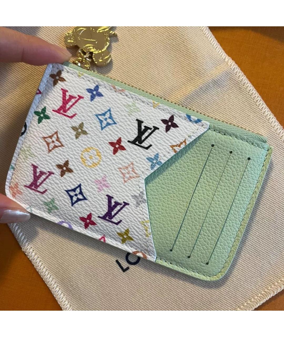 LOUIS VUITTON Зеленый кожаный кардхолдер, фото 3