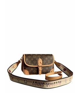 LOUIS VUITTON Сумка через плечо
