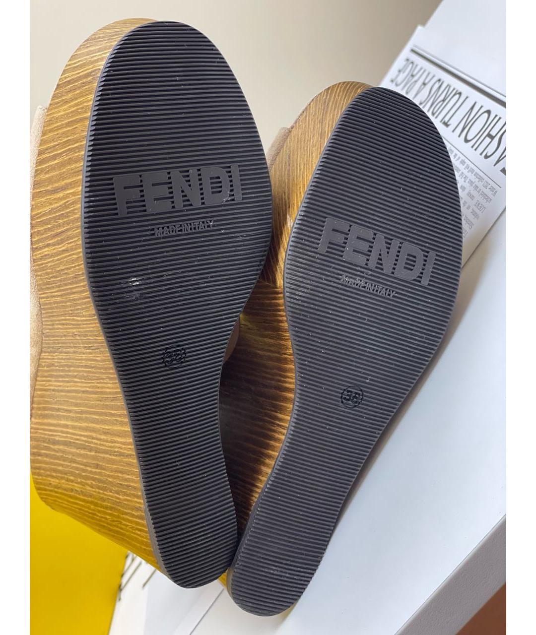 FENDI Бежевые замшевые босоножки, фото 5
