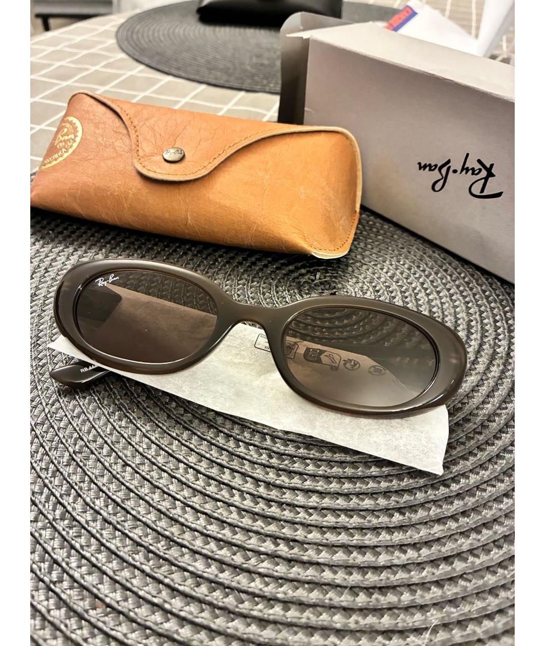 RAY BAN Коричневые пластиковые солнцезащитные очки, фото 2