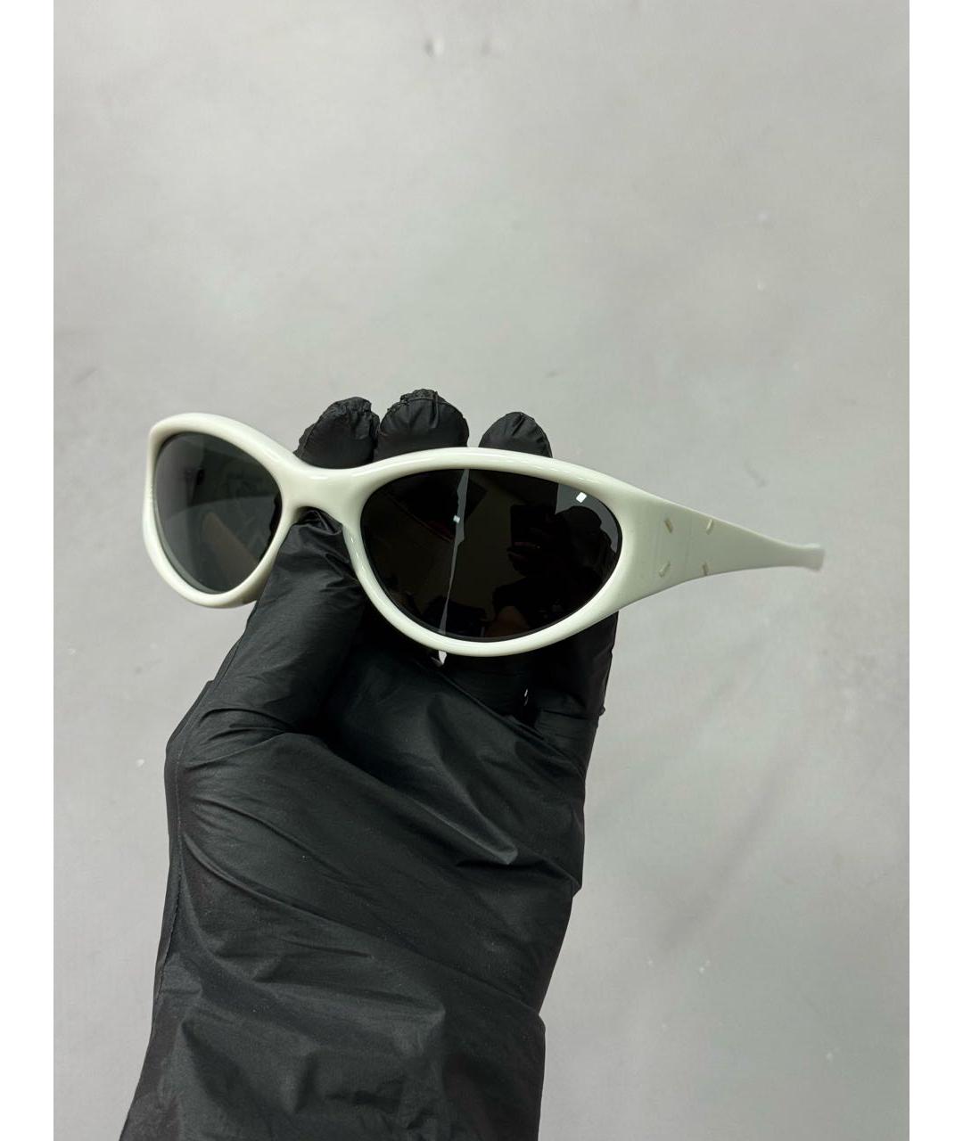 MAISON MARGIELA Белые пластиковые солнцезащитные очки, фото 9