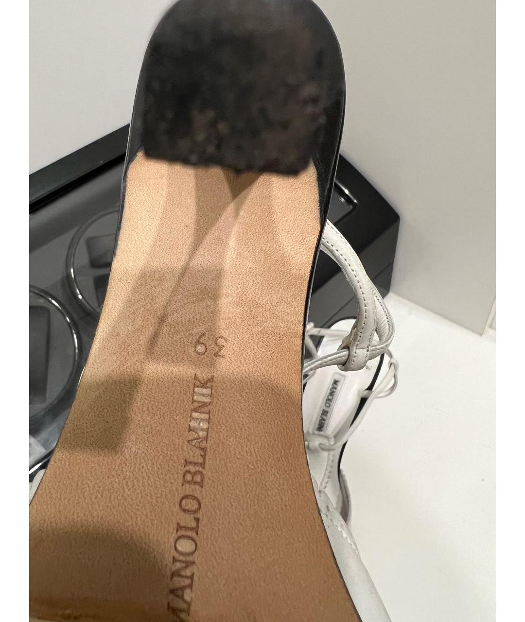MANOLO BLAHNIK Белые кожаные босоножки, фото 7