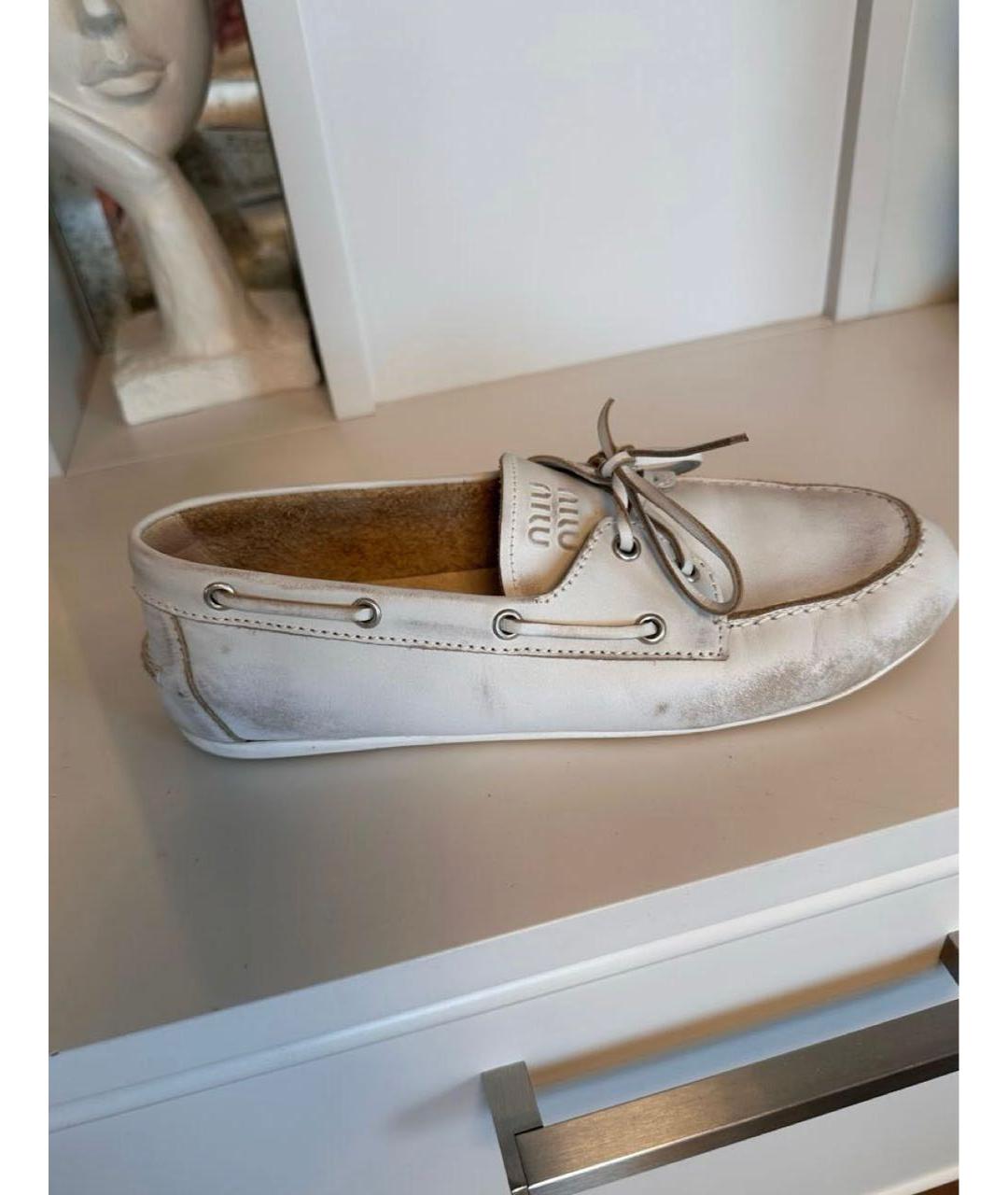 MIU MIU Белые кожаные мокасины, фото 2