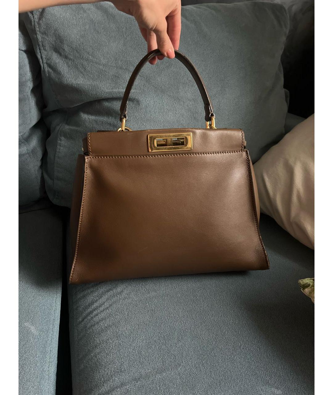 FENDI Коричневая кожаная сумка с короткими ручками, фото 3