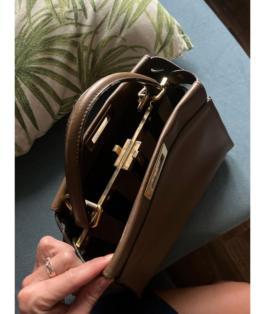 FENDI Коричневая кожаная сумка с короткими ручками, фото 4