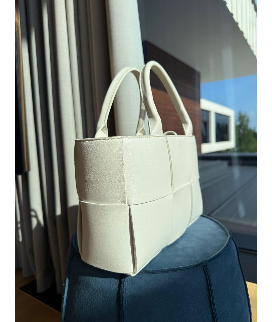 BOTTEGA VENETA Белая кожаная сумка тоут, фото 3
