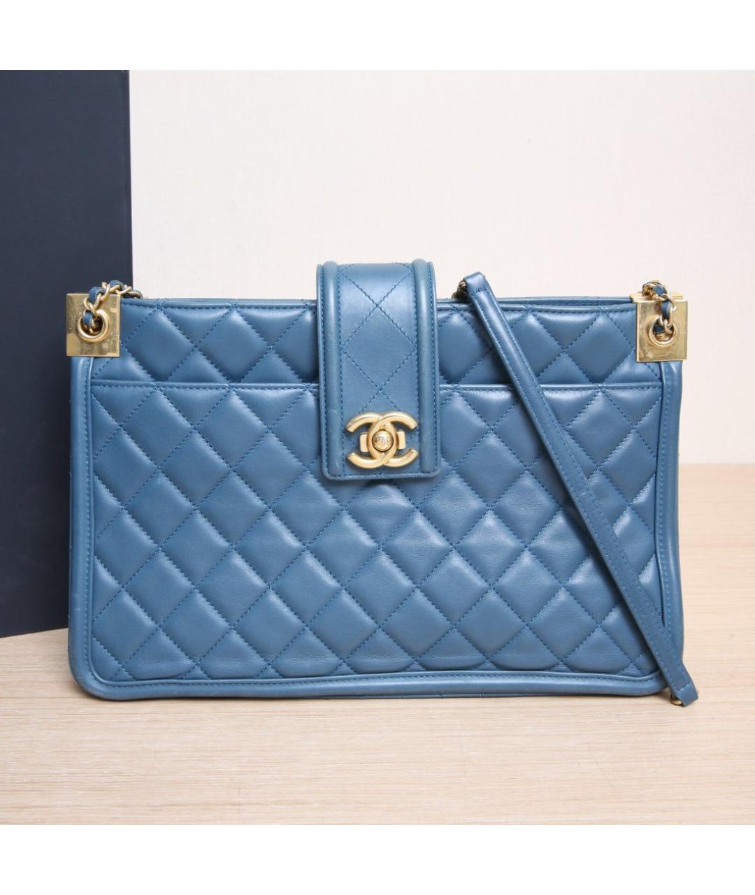 CHANEL Голубая кожаная сумка через плечо, фото 2