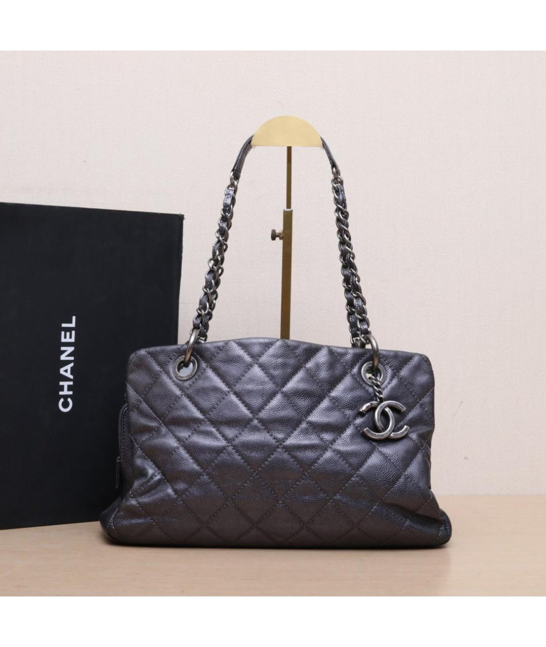 CHANEL Черная кожаная сумка тоут, фото 2