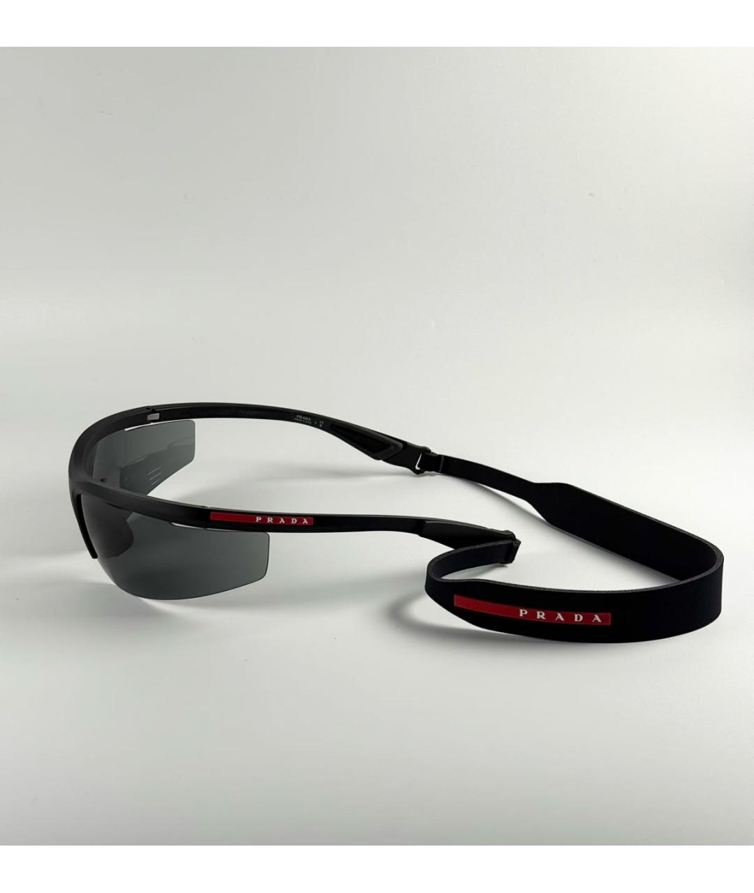 PRADA Черные пластиковые солнцезащитные очки, фото 3