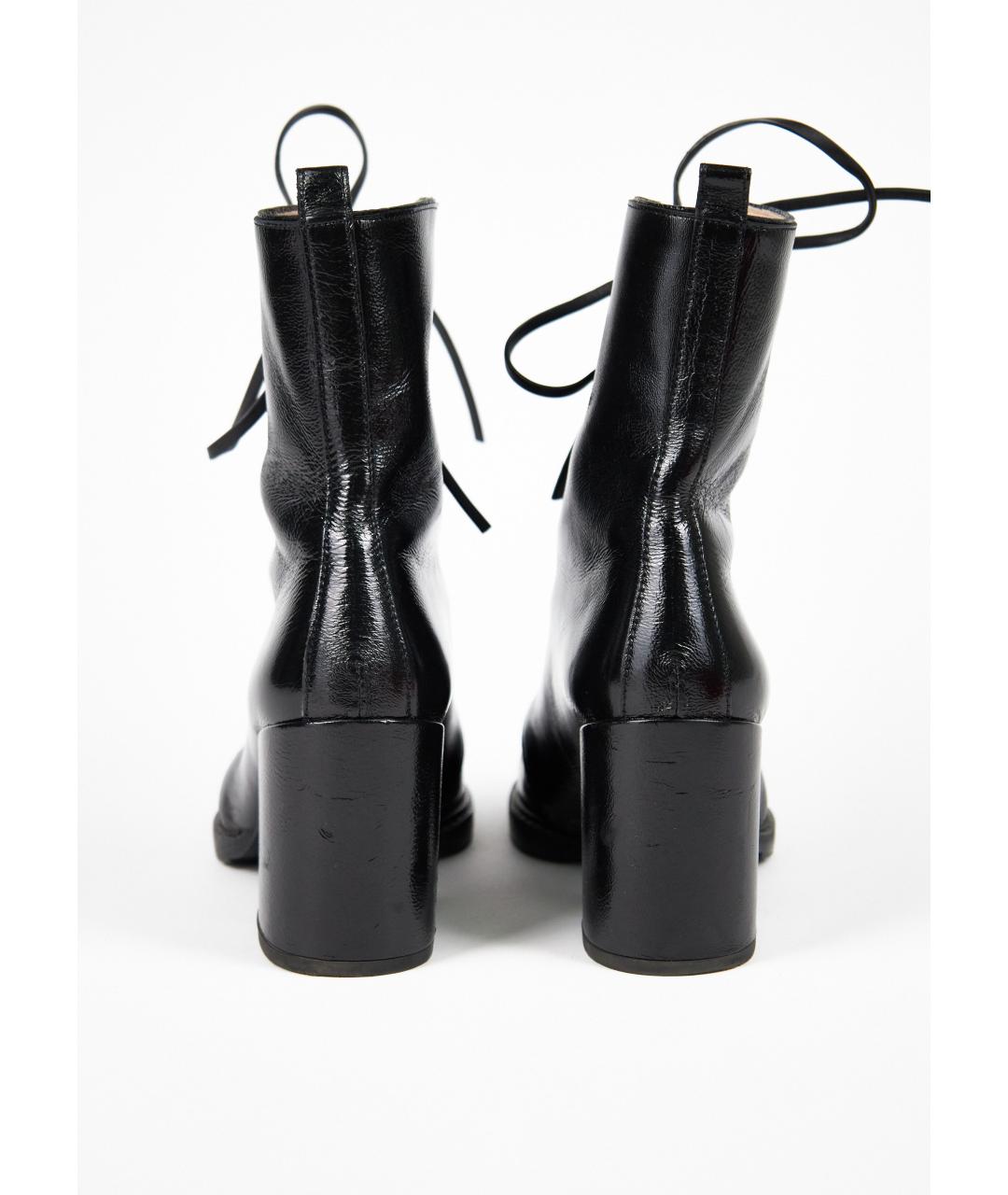 STUART WEITZMAN Черные ботильоны из лакированной кожи, фото 4