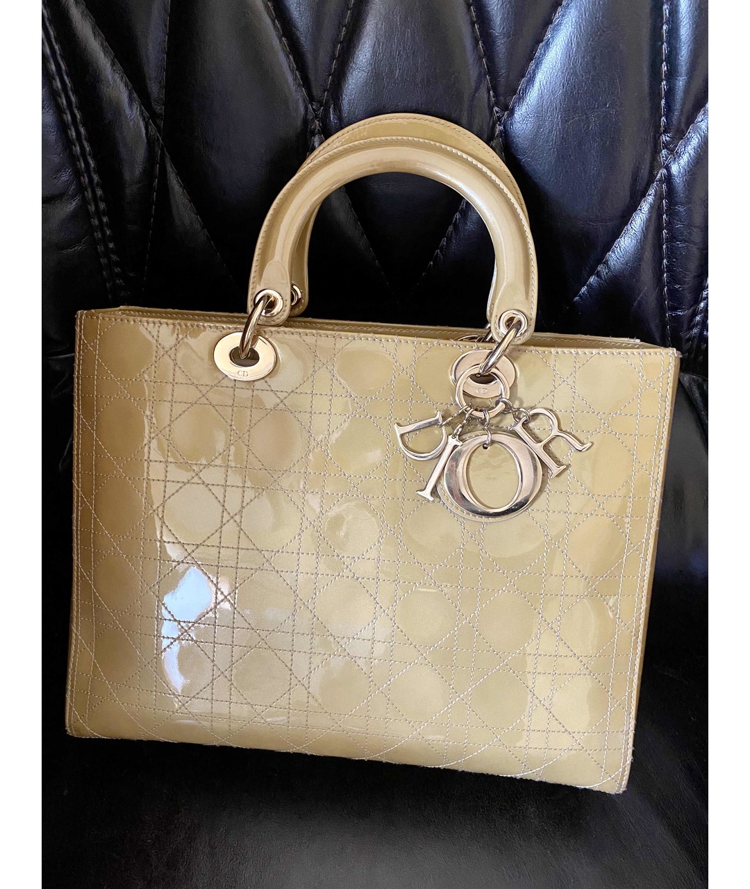 CHRISTIAN DIOR PRE-OWNED Золотая сумка тоут из лакированной кожи, фото 5