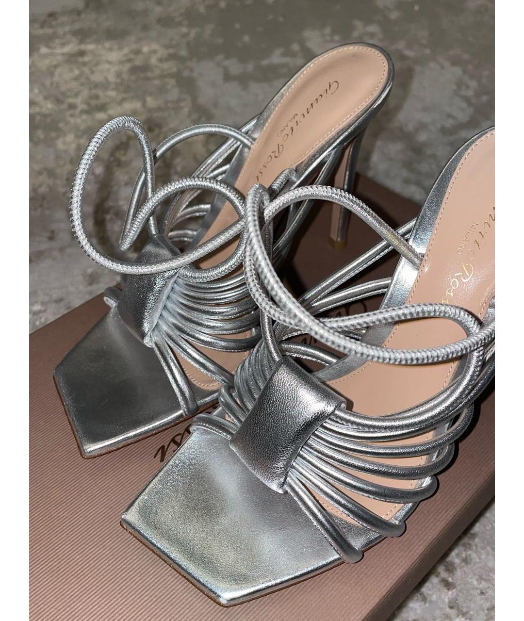 GIANVITO ROSSI Серебряные кожаные босоножки, фото 7